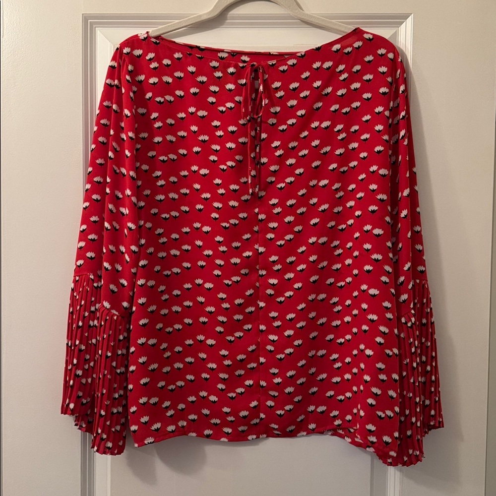 Ann Taylor Factory top w pleated wrists, Medium - Picture 3 of 6